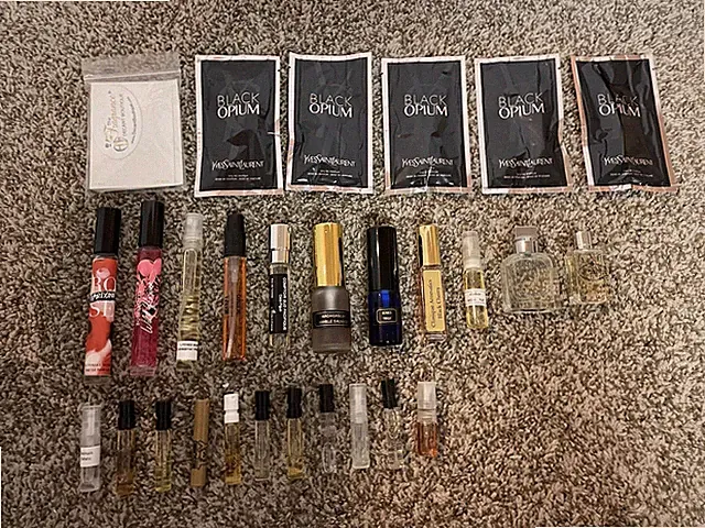 Lot of over 20 Perfume Cologne Fragrance Womens Mens Designer Samples Minis